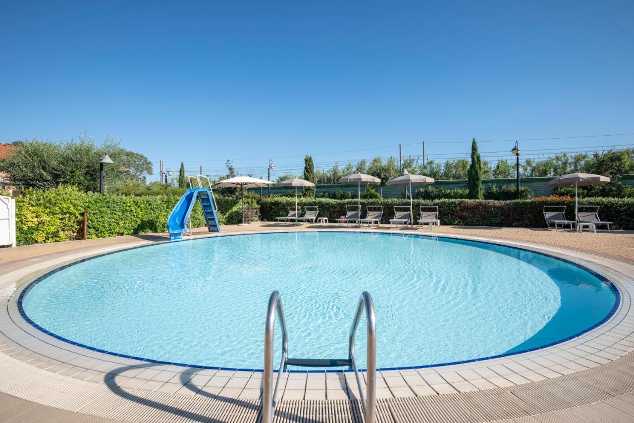 Villaggio Il Girasole Follonica Bagian luar foto