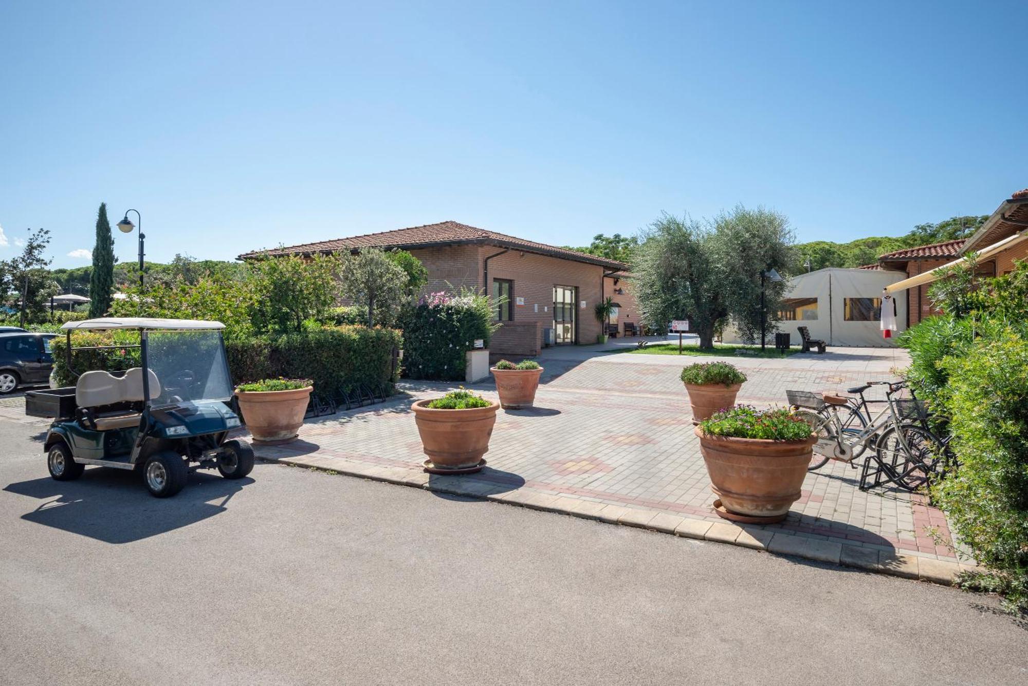 Villaggio Il Girasole Follonica Bagian luar foto